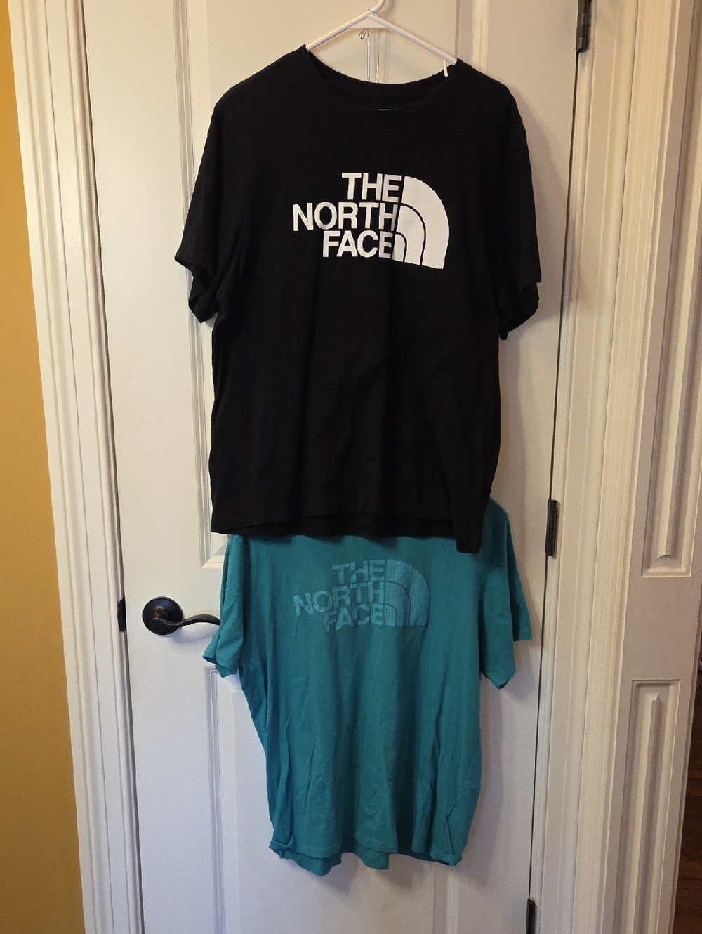 Buy One Get One Free - Womens The North Face Black & Teal Logo T-Shirts Size XL